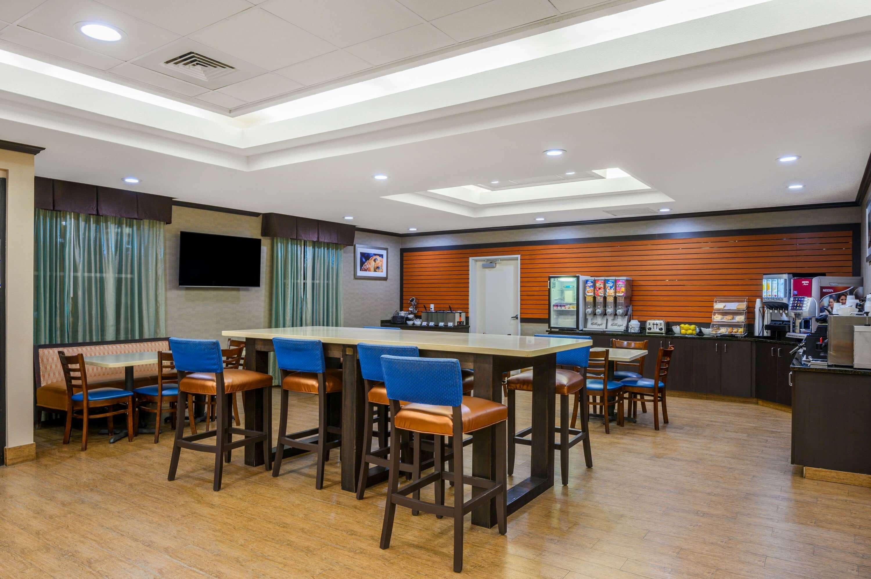La Quinta Inn & Suites Casino And Bar By Wyndham Glendive Exterior foto