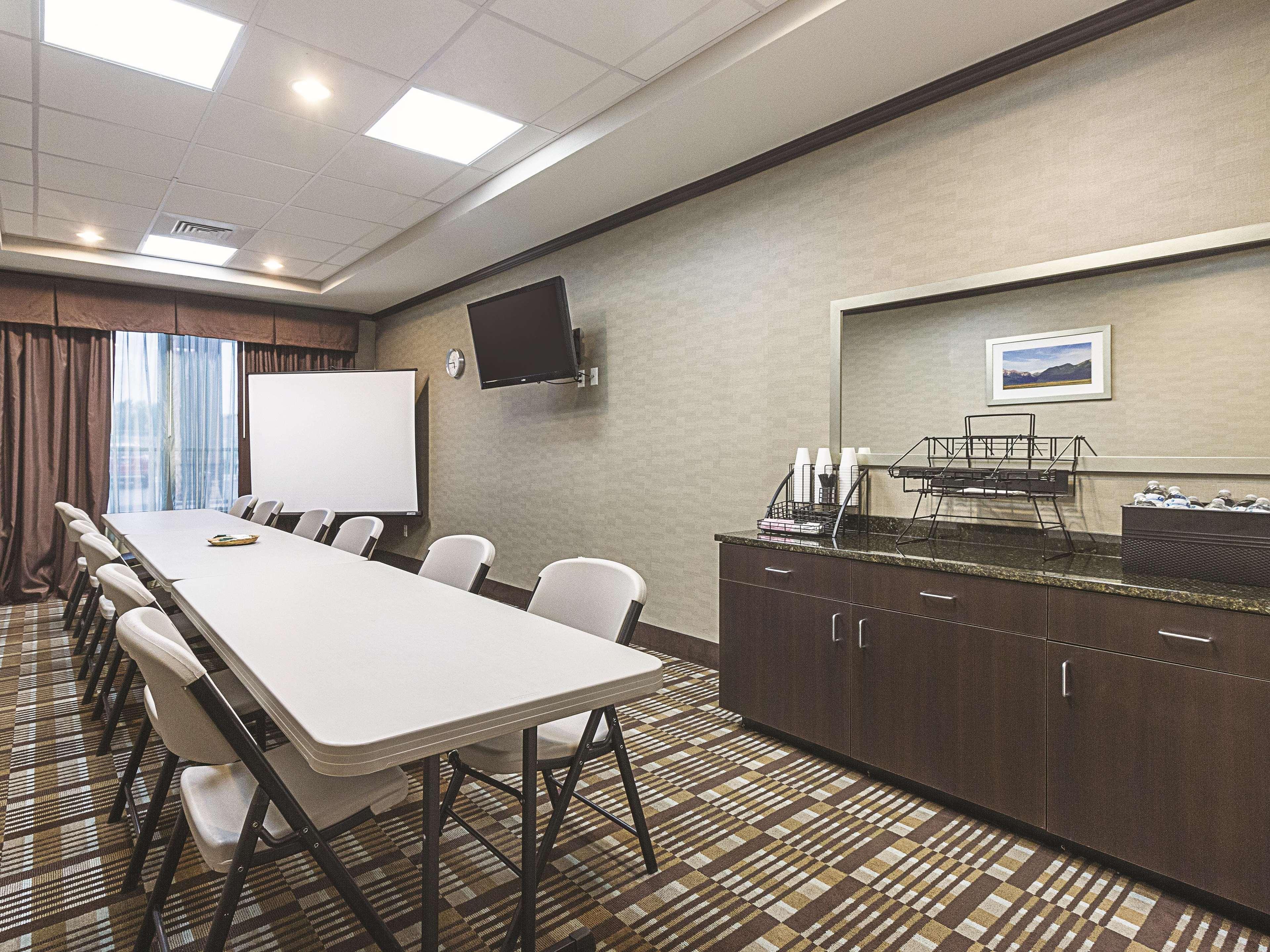 La Quinta Inn & Suites Casino And Bar By Wyndham Glendive Exterior foto